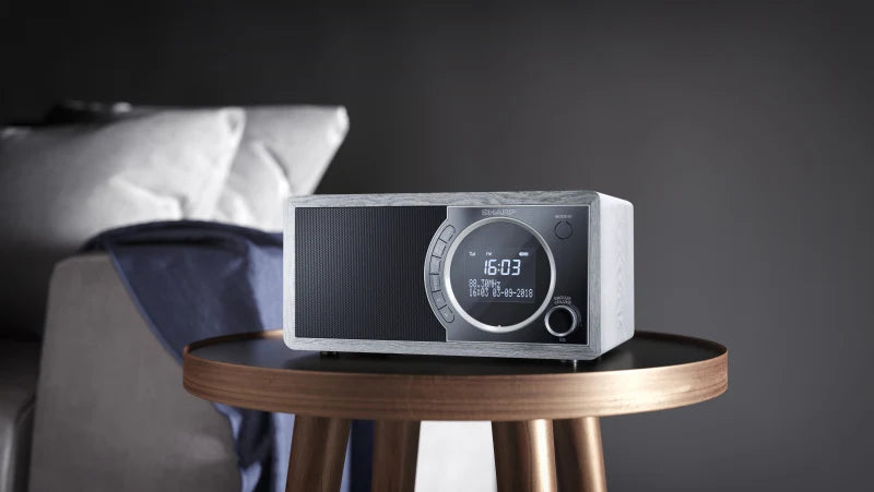DAB+ Digitalradio – kompaktes Holzradio mit Bluetooth & Weckerfunktion